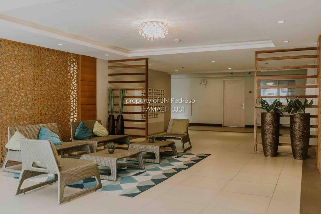 Work-Friendly Mountain-View Condo Near Sm Seaside Cebu Extérieur photo